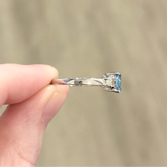 10K Swiss Blue Topaz oval baguette dainty solid white gold vintage style ring - Picture 9 of 13